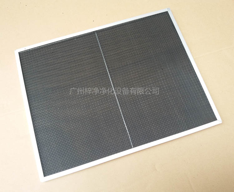 尼龙网初效过滤器骨架采用直径为6mm的铁丝焊接处理,目的防止过滤器变形。 尼龙网初效过滤器骨架采用直径为6mm的铁丝焊接处理,目的防止过滤器变形。