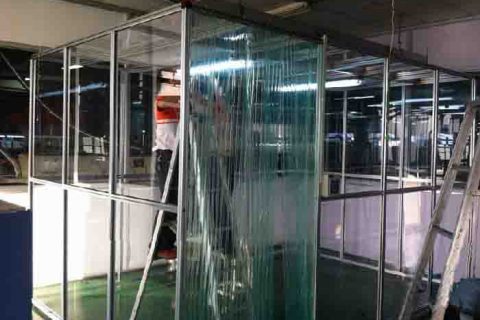 洁净棚一般以工业铝材(不锈钢方通、喷塑方通)做框架